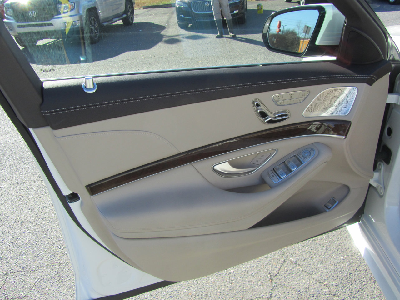 Used 2015 Mercedes-Benz S 550 Sedan image 18