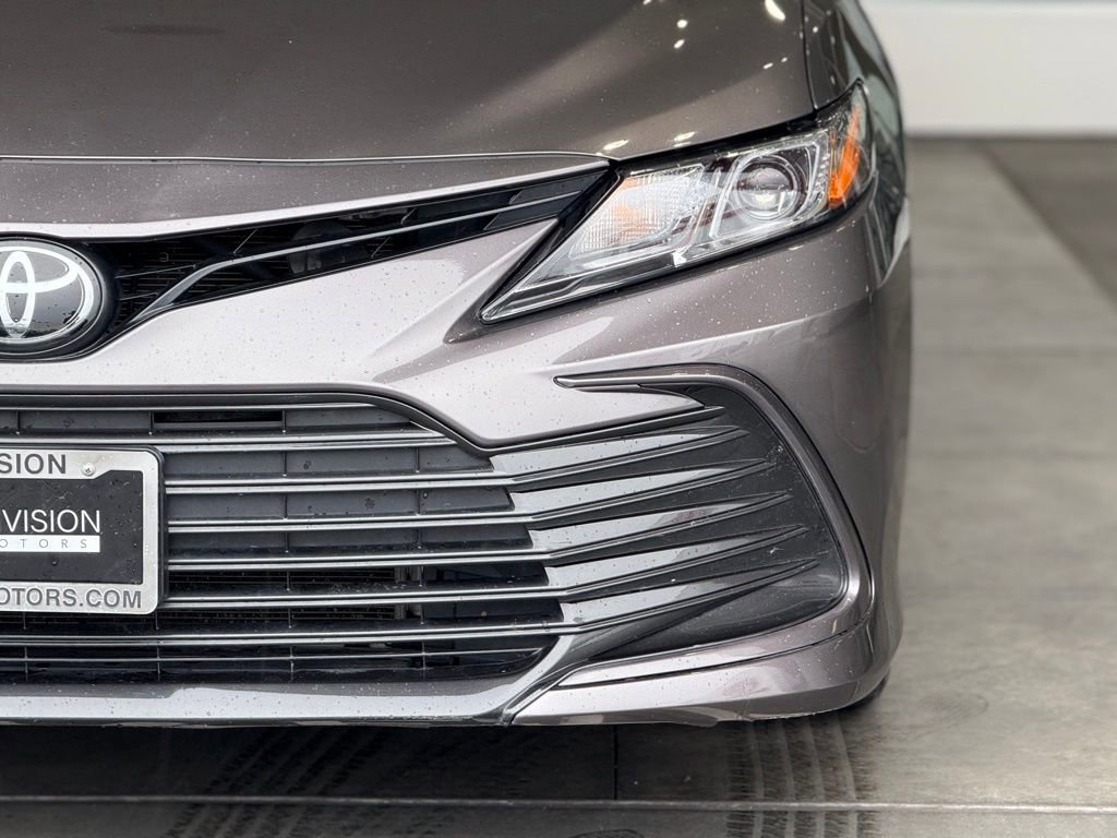 Used 2024 Toyota Camry LE image 5