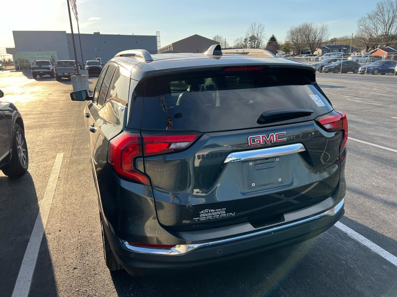 Used 2018 GMC Terrain SLT w/ Preferred Package FWD image 4