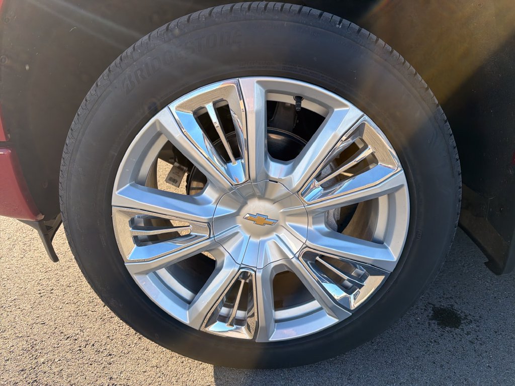Used 2025 Chevrolet Silverado 1500 High Country w/ High Country Premium Package AWD/4WD image 2