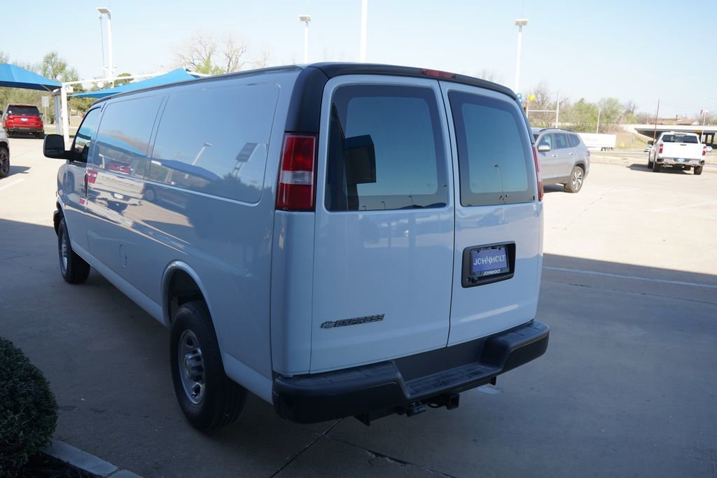New 2026 Chevrolet Express 2500 Extended w/ Driver Convenience Package RWD image 9
