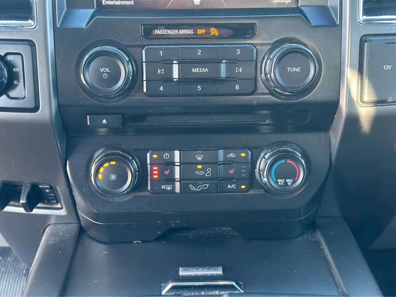 Used 2015 Ford F150 XLT w/ Equipment Group 302A Luxury AWD/4WD image 15
