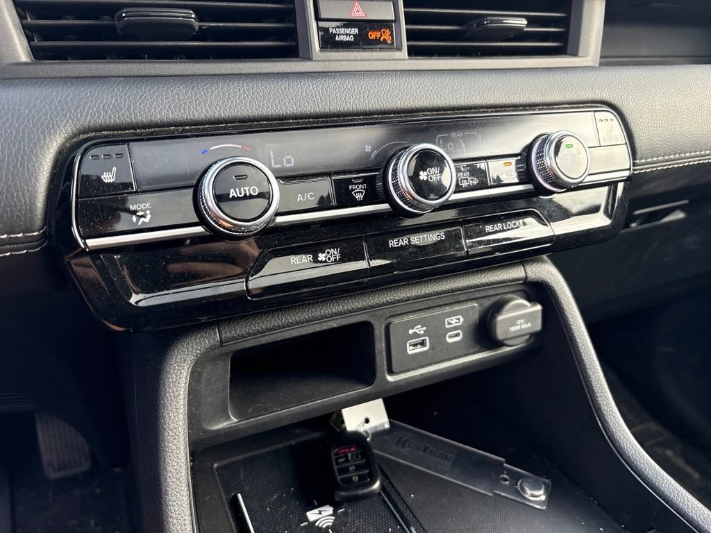 Used 2025 Honda Pilot Touring image 25
