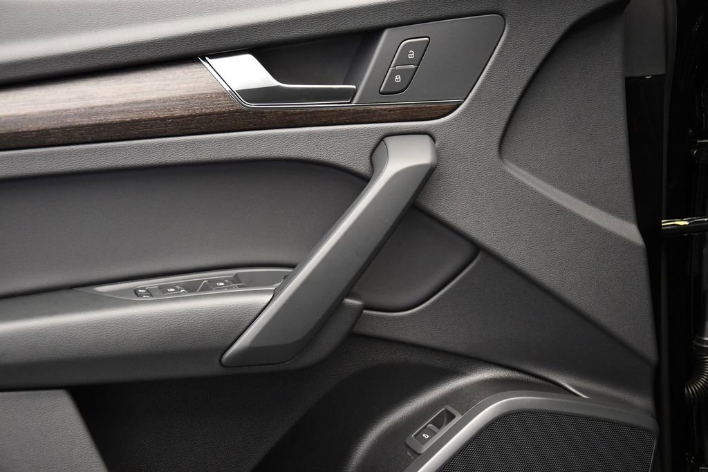 Used 2025 Audi Q5 2.0T Premium image 29