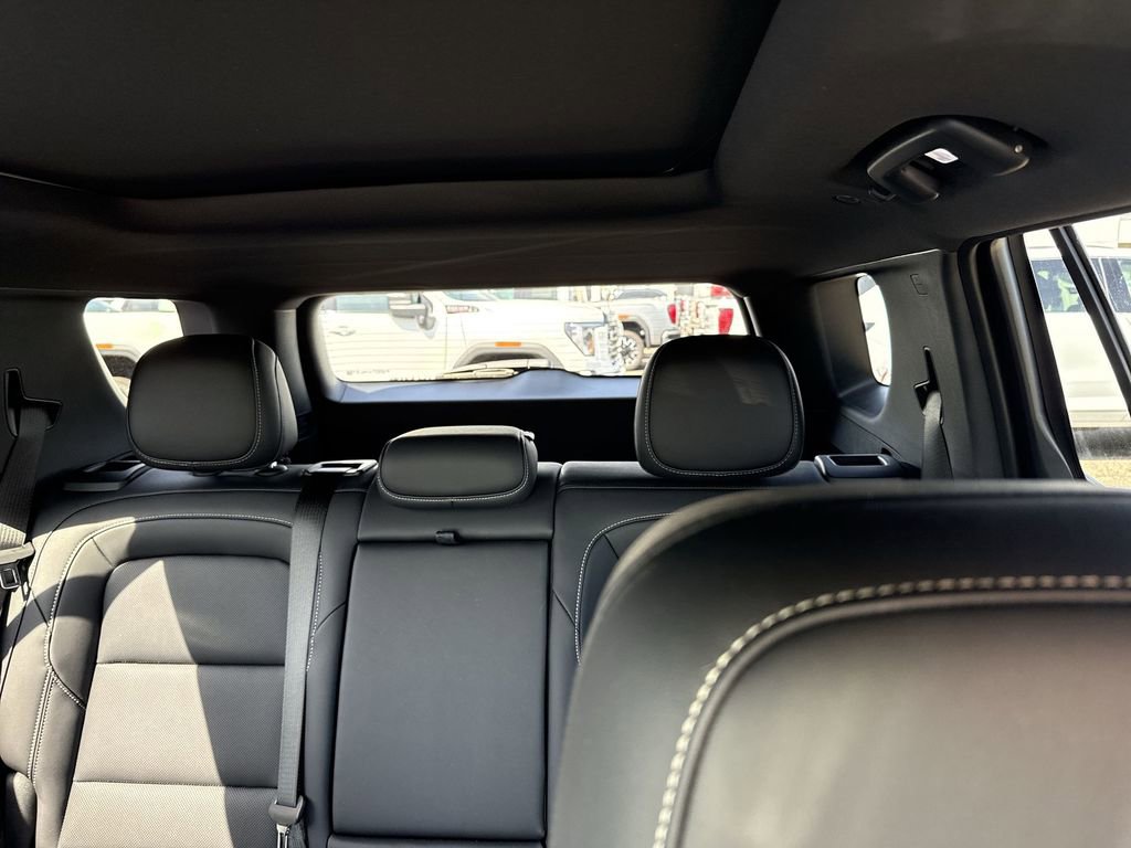 Certified 2025 GMC Terrain Elevation w/ Elevation Premium Package image 12