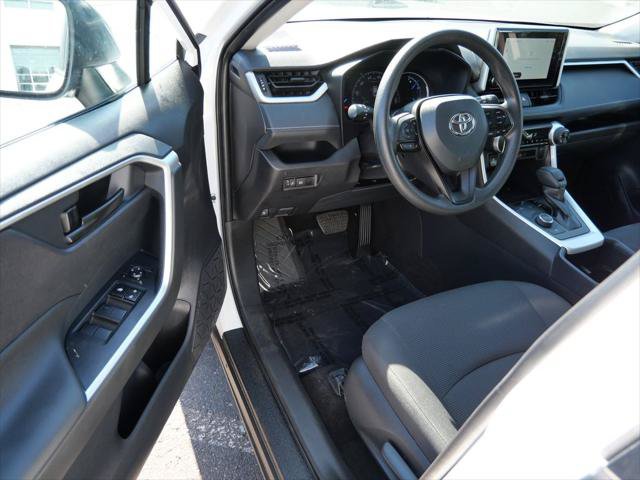 Certified 2025 Toyota RAV4 LE AWD/4WD image 10