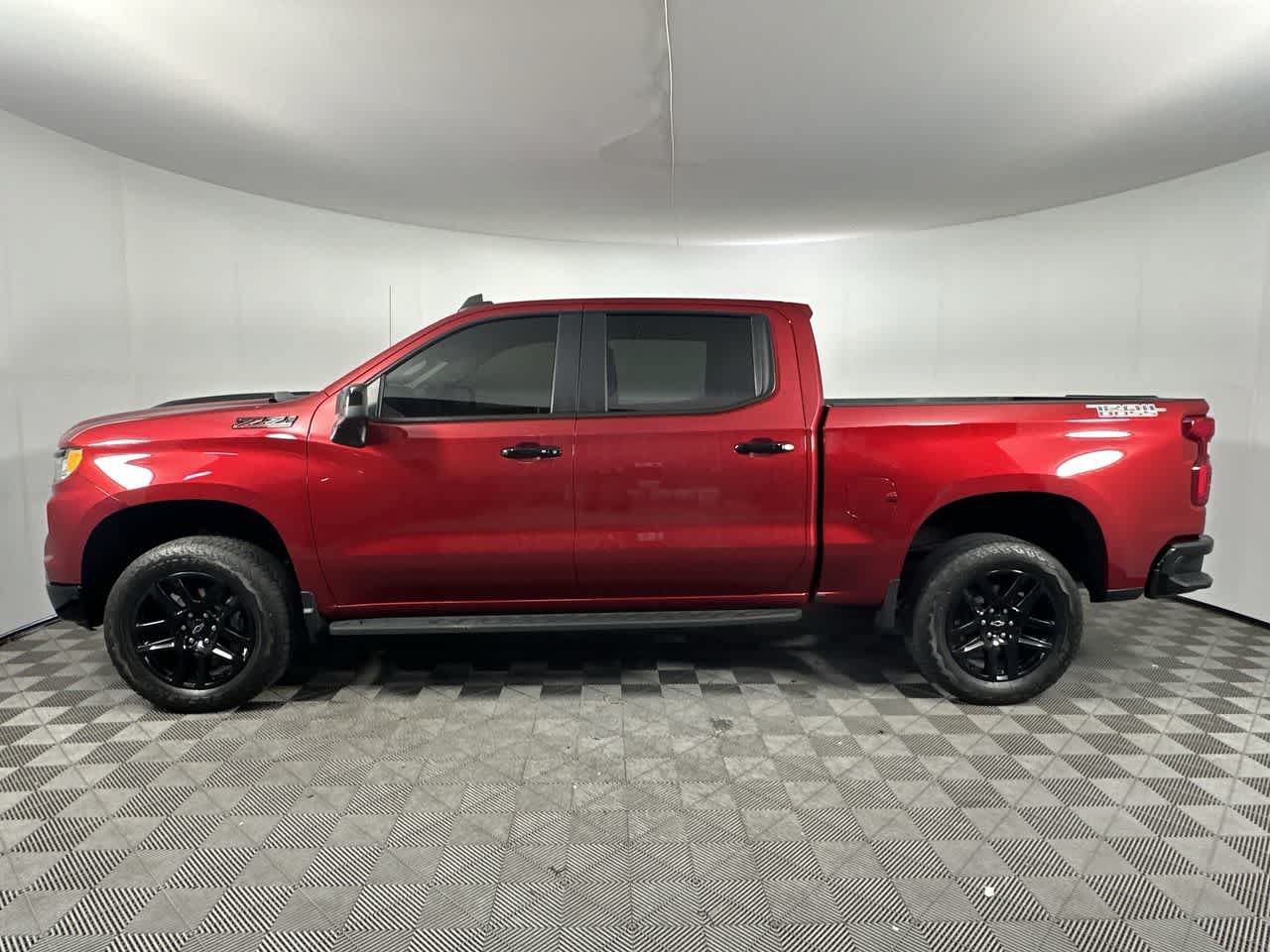 Used 2024 Chevrolet Silverado 1500 LT Trail Boss w/ Protection Package AWD/4WD image 5