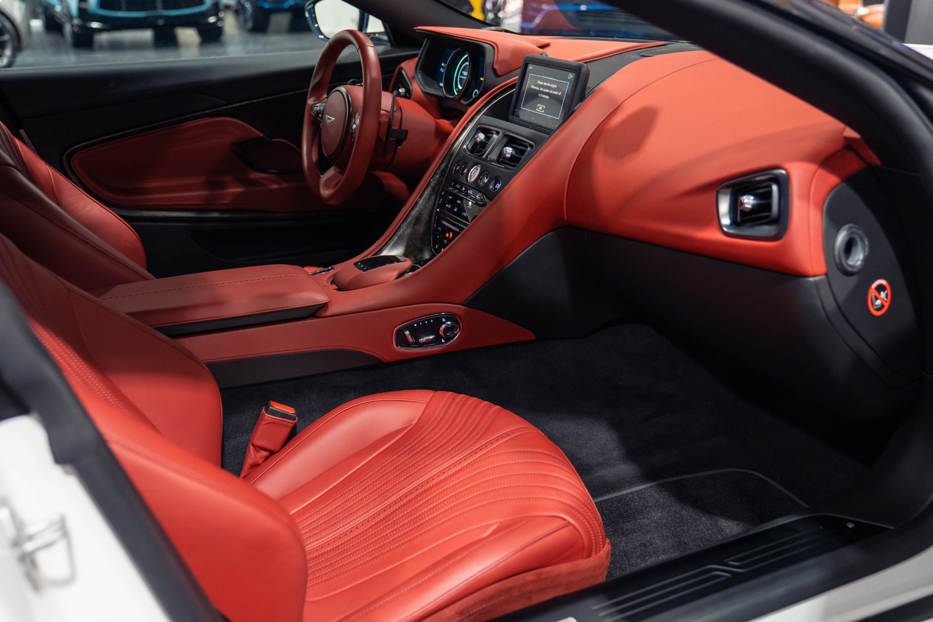 Used 2018 Aston Martin DB11 V12 RWD image 21