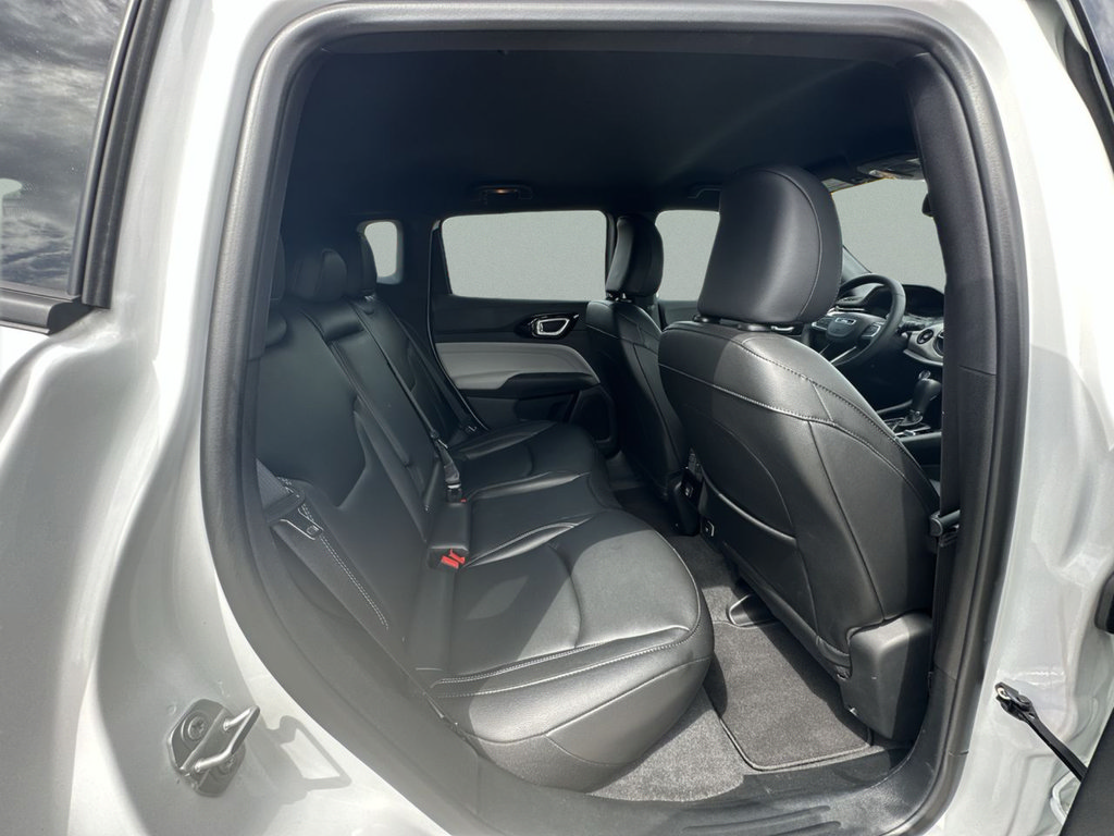 Certified 2026 Jeep Compass Limited AWD/4WD image 33