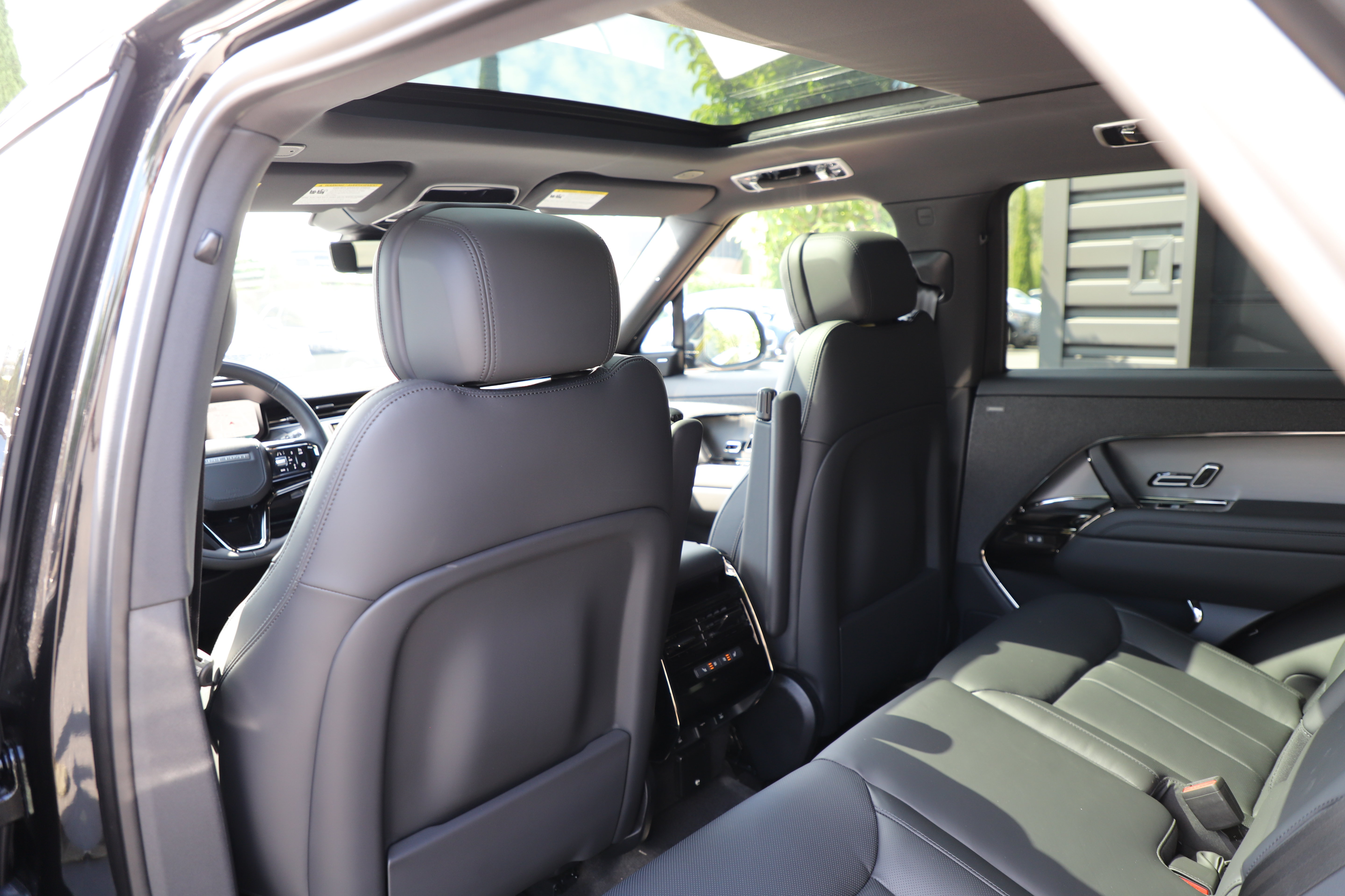 New 2026 Land Rover Range Rover Sport Dynamic SE AWD/4WD image 15