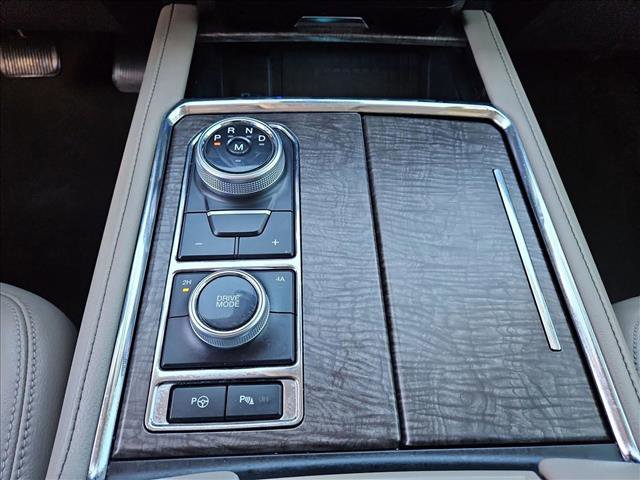 Used 2020 Ford Expedition Limited w/ Equipment Group 302A image 18