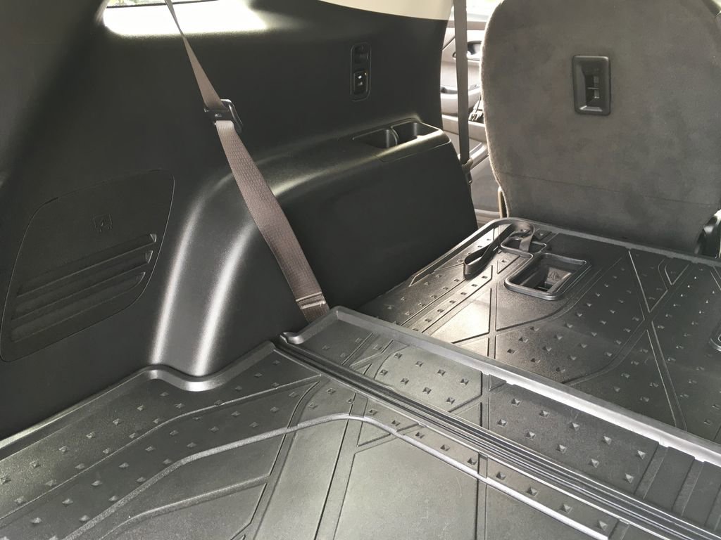 Used 2020 Chevrolet Traverse RS w/ LPO, Floor Liner Package image 37