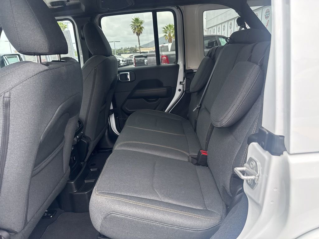 Certified 2025 Jeep Wrangler Unlimited Sahara w/ Safety Group AWD/4WD image 15