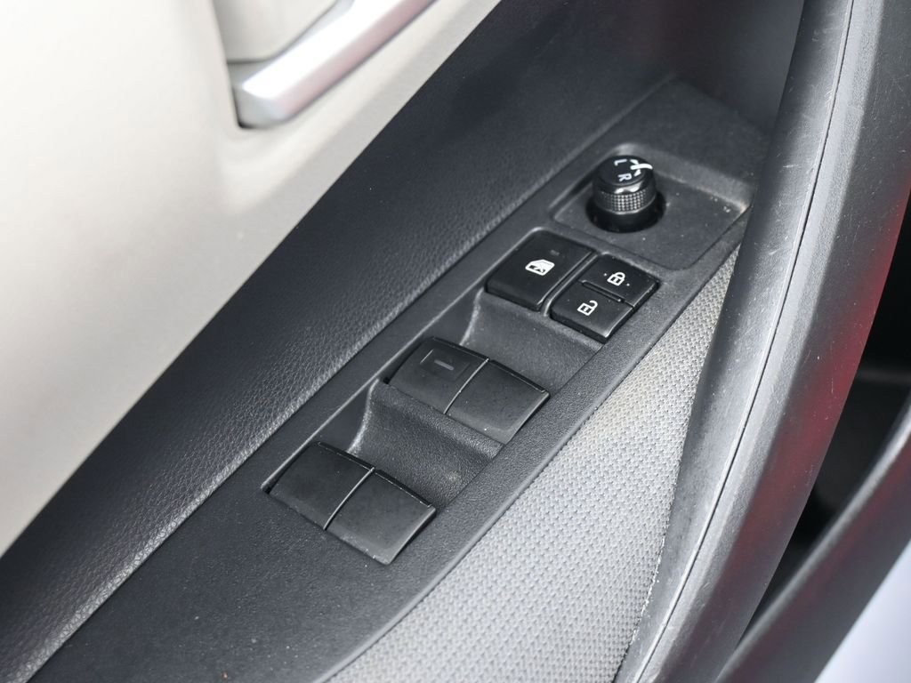 Used 2020 Toyota Corolla LE image 13