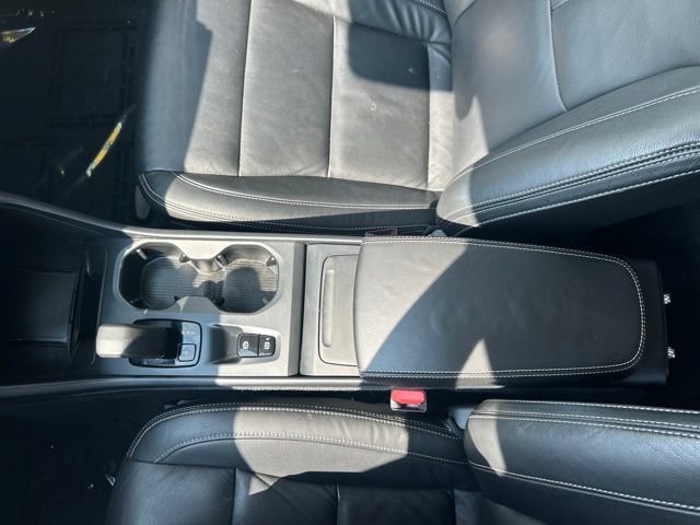 Used 2024 Volvo XC40 B5 Core AWD/4WD image 27