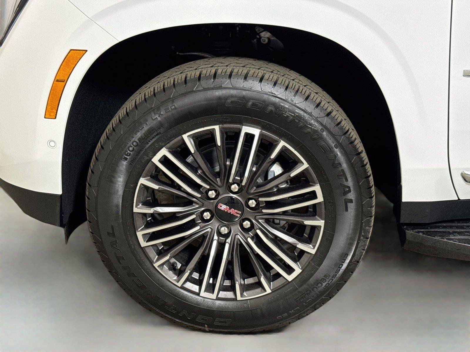 New 2026 GMC Yukon XL Elevation w/ Elevation Premium Package AWD/4WD image 19