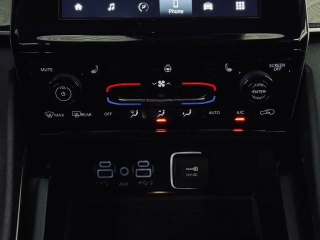 Used 2023 Jeep Grand Cherokee Laredo w/ Luxury Tech Group I image 29