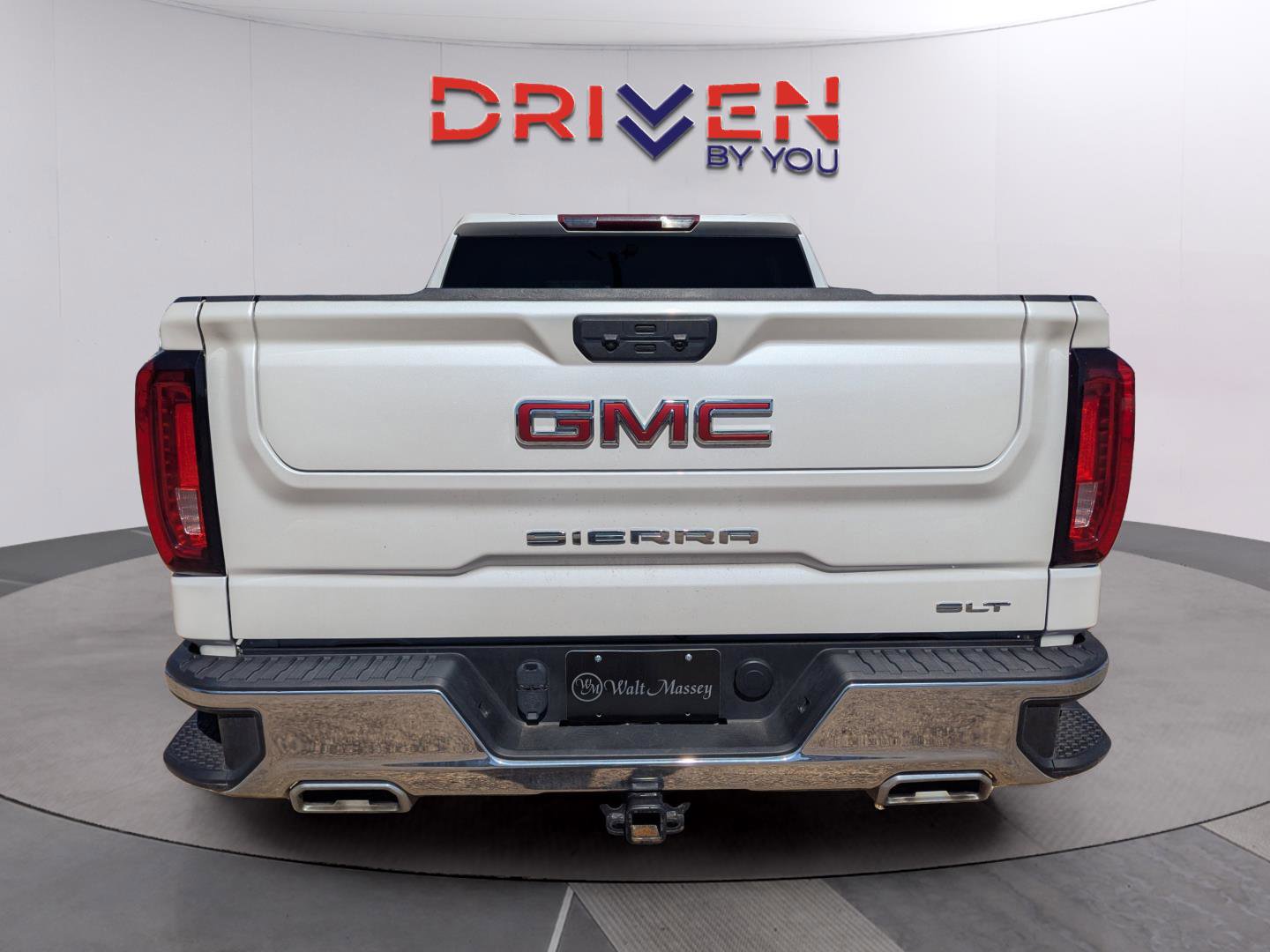 Used 2024 GMC Sierra 1500 SLT w/ SLT Premium Package image 4