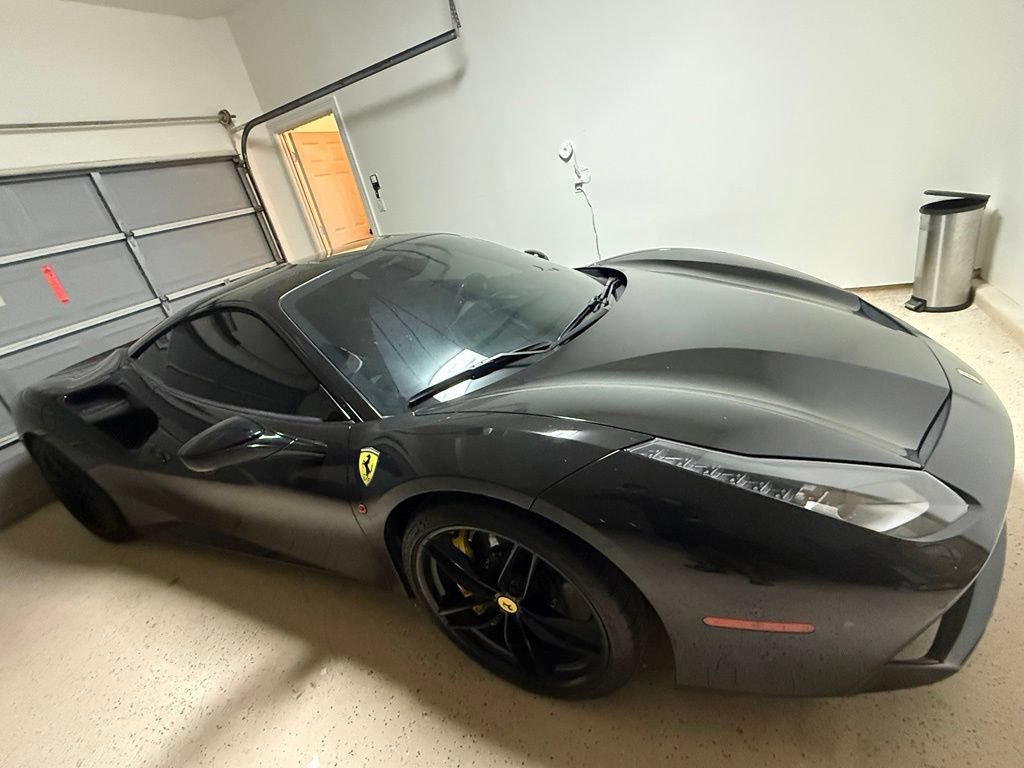 Used 2016 Ferrari 488 GTB RWD image 3