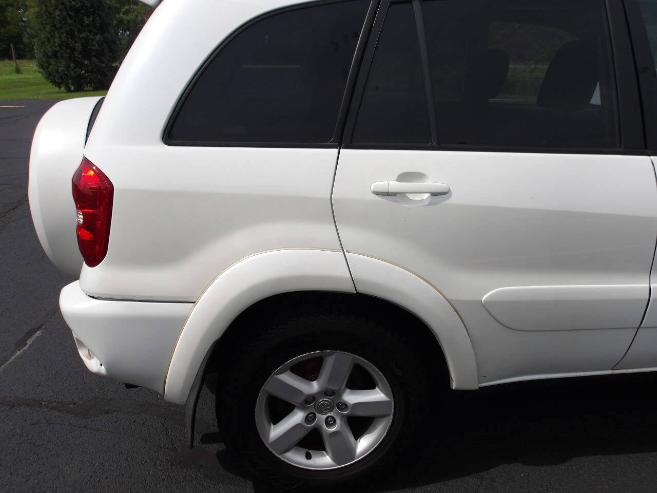 Used 2005 Toyota RAV4 4WD image 32