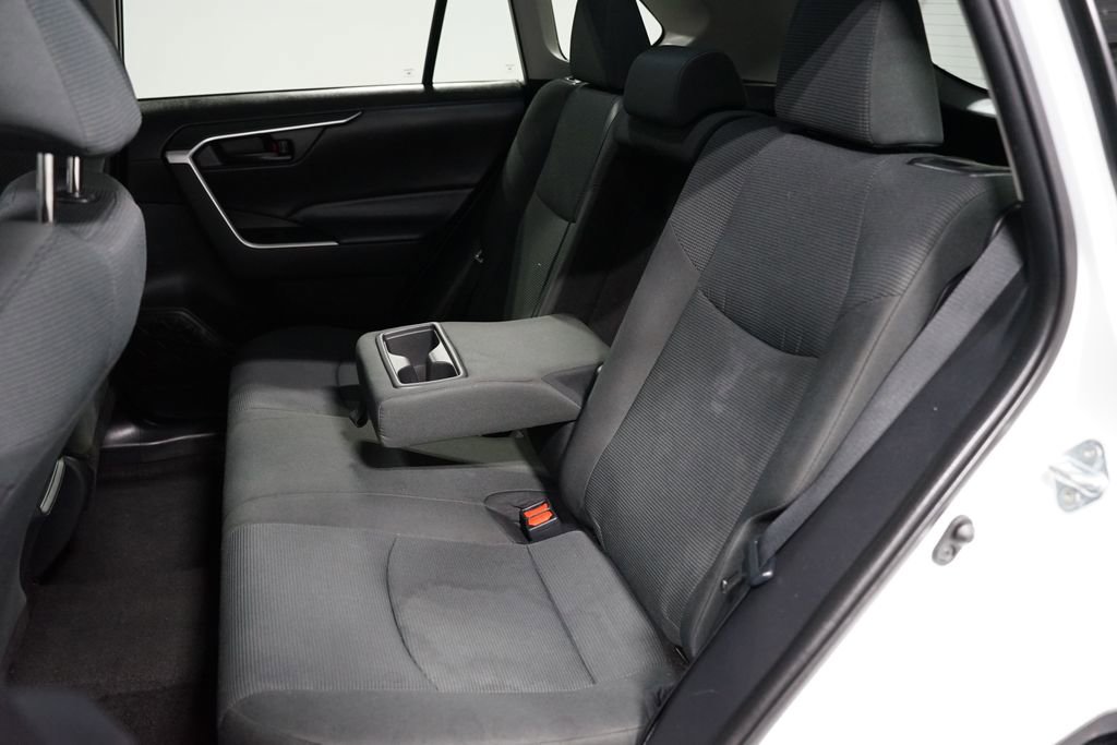 Used 2021 Toyota RAV4 LE image 26