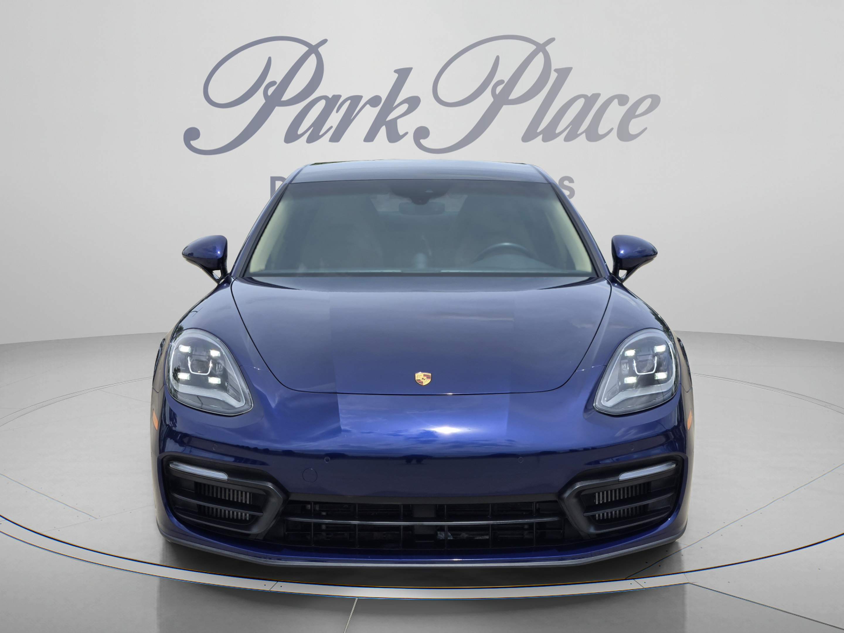 Used 2022 Porsche Panamera image 8