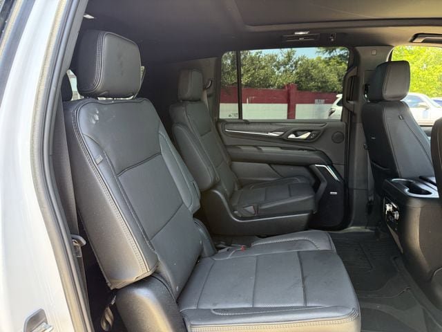 Used 2024 GMC Yukon XL Denali RWD image 34
