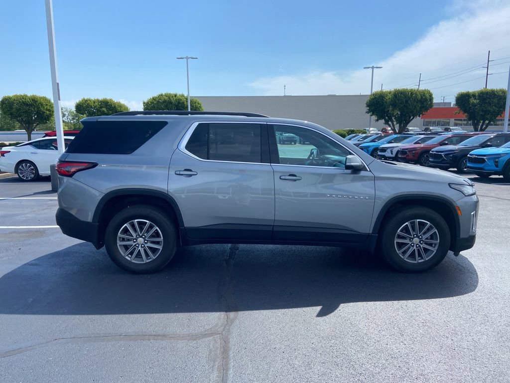 Used 2023 Chevrolet Traverse LT FWD image 7