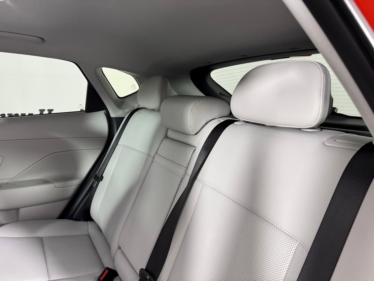 Used 2025 Hyundai Kona Limited image 34