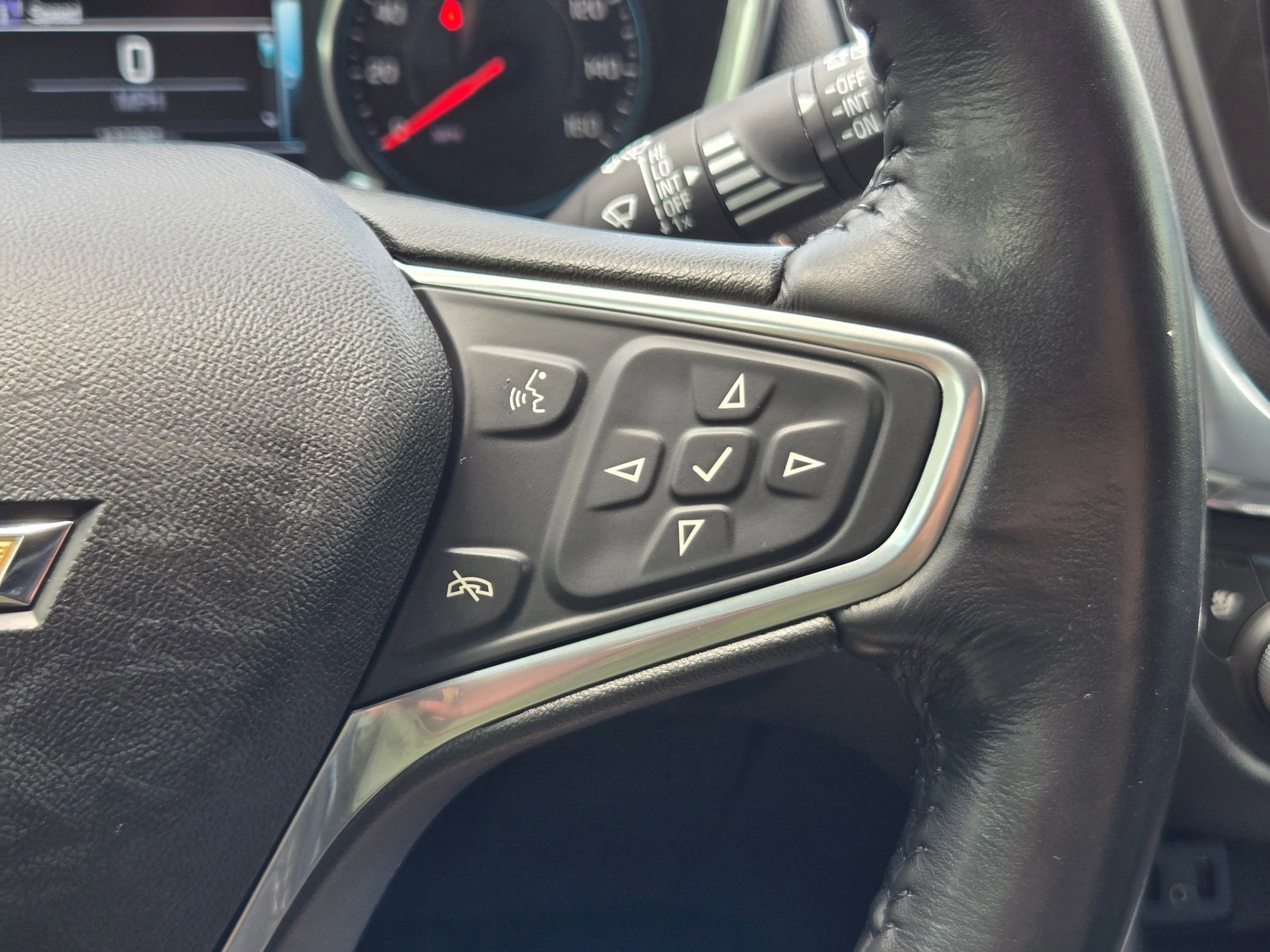 Certified 2018 Chevrolet Equinox Premier FWD image 12
