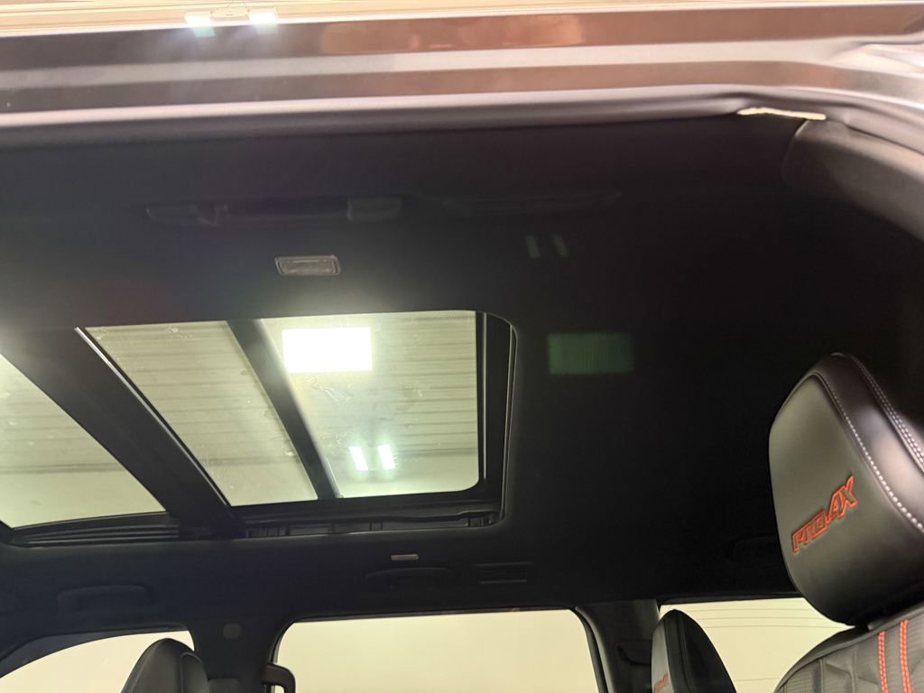 Used 2026 Nissan Armada PRO-4X AWD/4WD image 9
