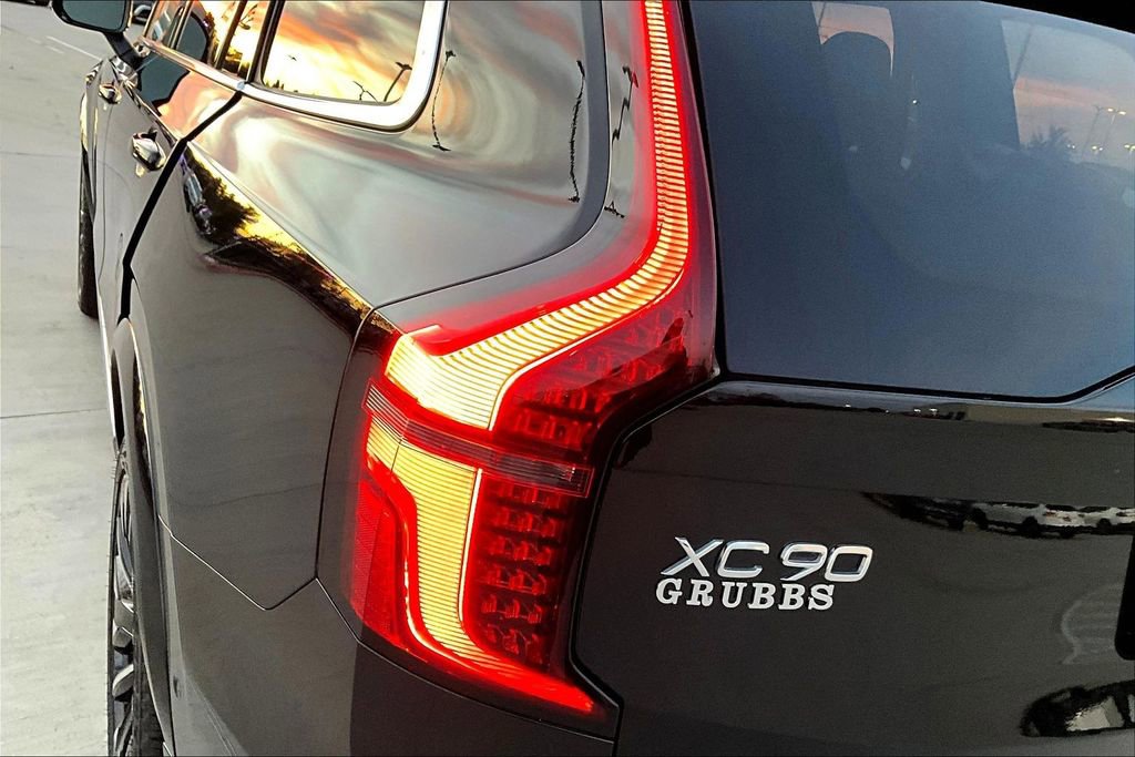 Certified 2025 Volvo XC90 B6 Plus image 40