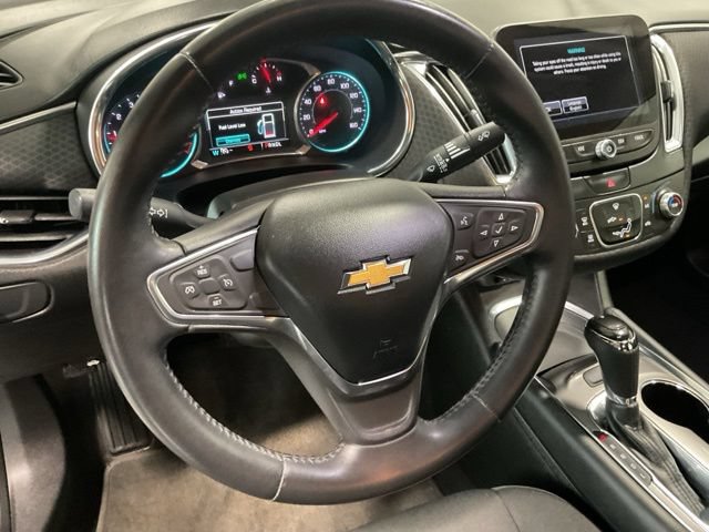 Used 2017 Chevrolet Malibu LT FWD image 21