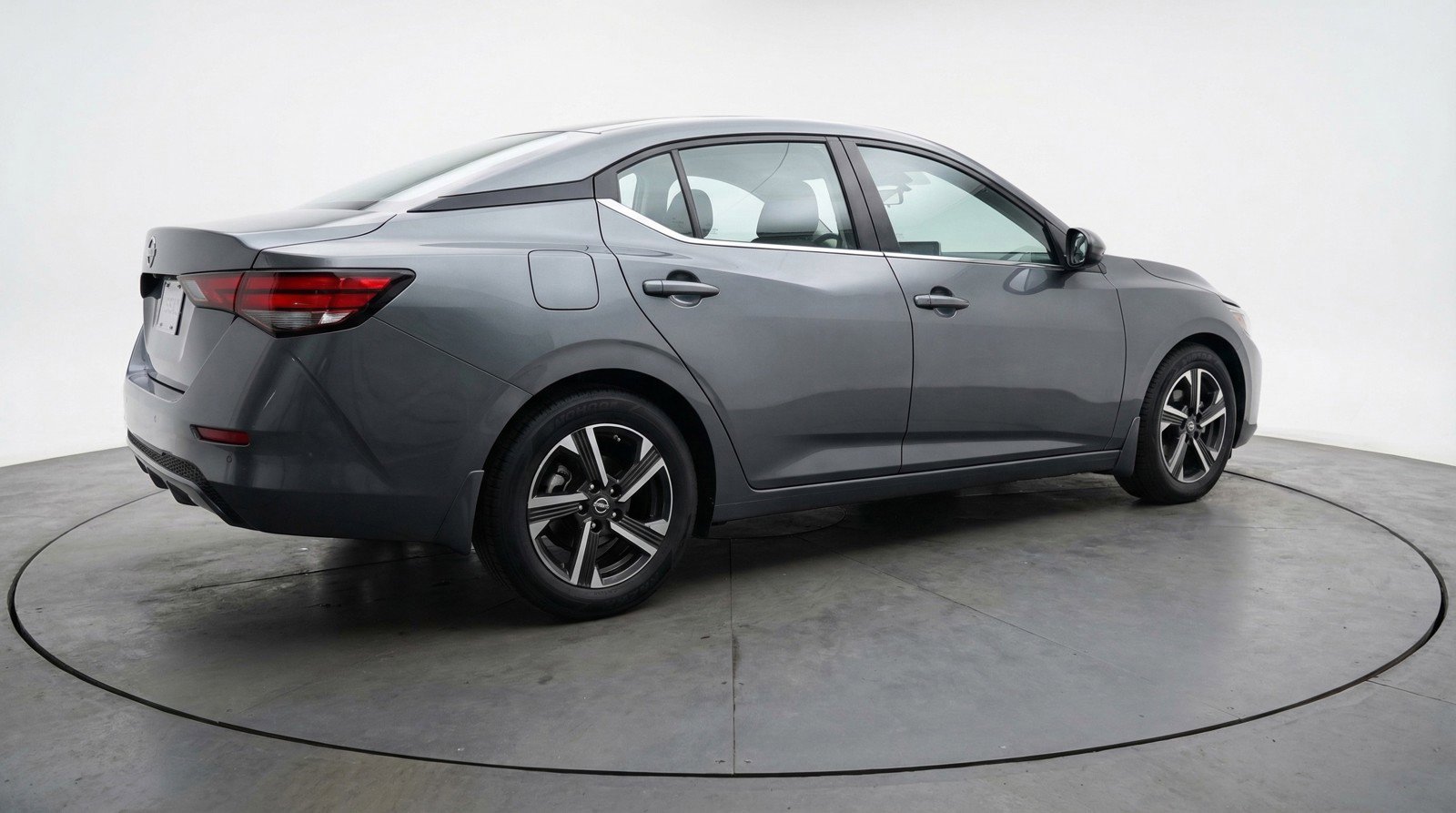 Used 2025 Nissan Sentra SV image 9