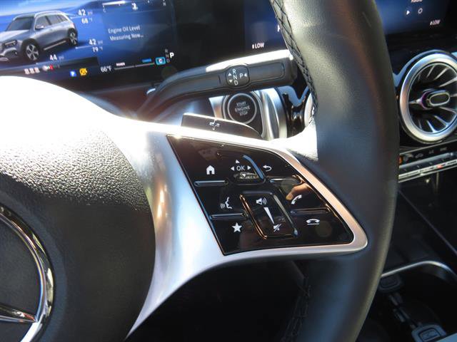 Used 2025 Mercedes-Benz GLB 250 4MATIC image 12