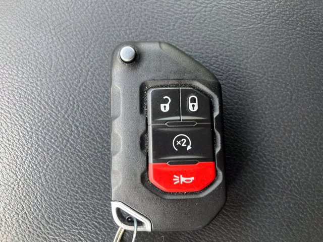 Used 2024 Jeep Wrangler High Altitude AWD/4WD image 17