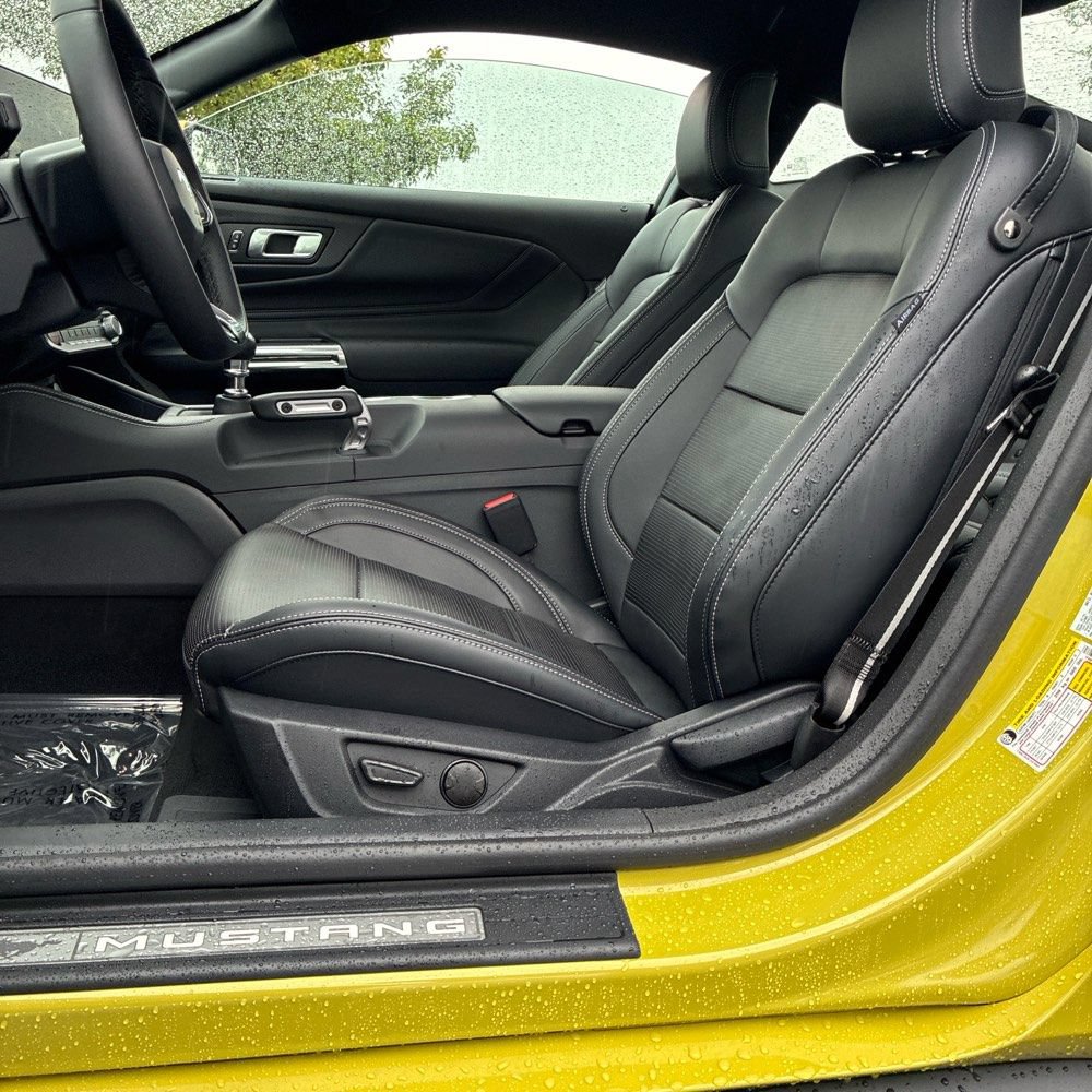 Used 2025 Ford Mustang GT Premium w/ GT Performance Package RWD image 9