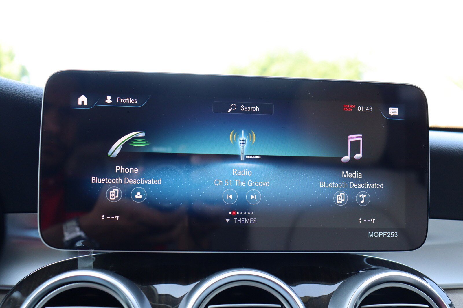 Used 2020 Mercedes-Benz GLC 350e 4MATIC w/ Premium Package image 23