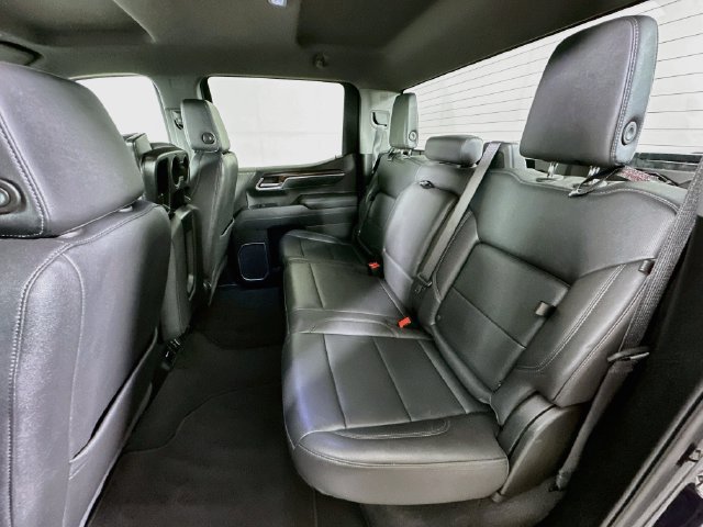Used 2025 GMC Sierra 1500 SLT AWD/4WD image 29