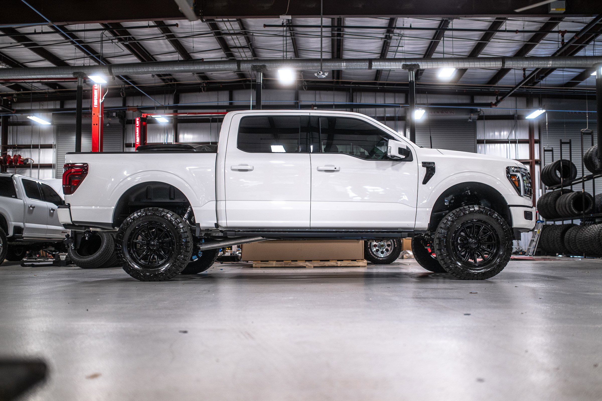 New 2025 Ford F150 Lariat w/ Equipment Group 501A Mid image 2