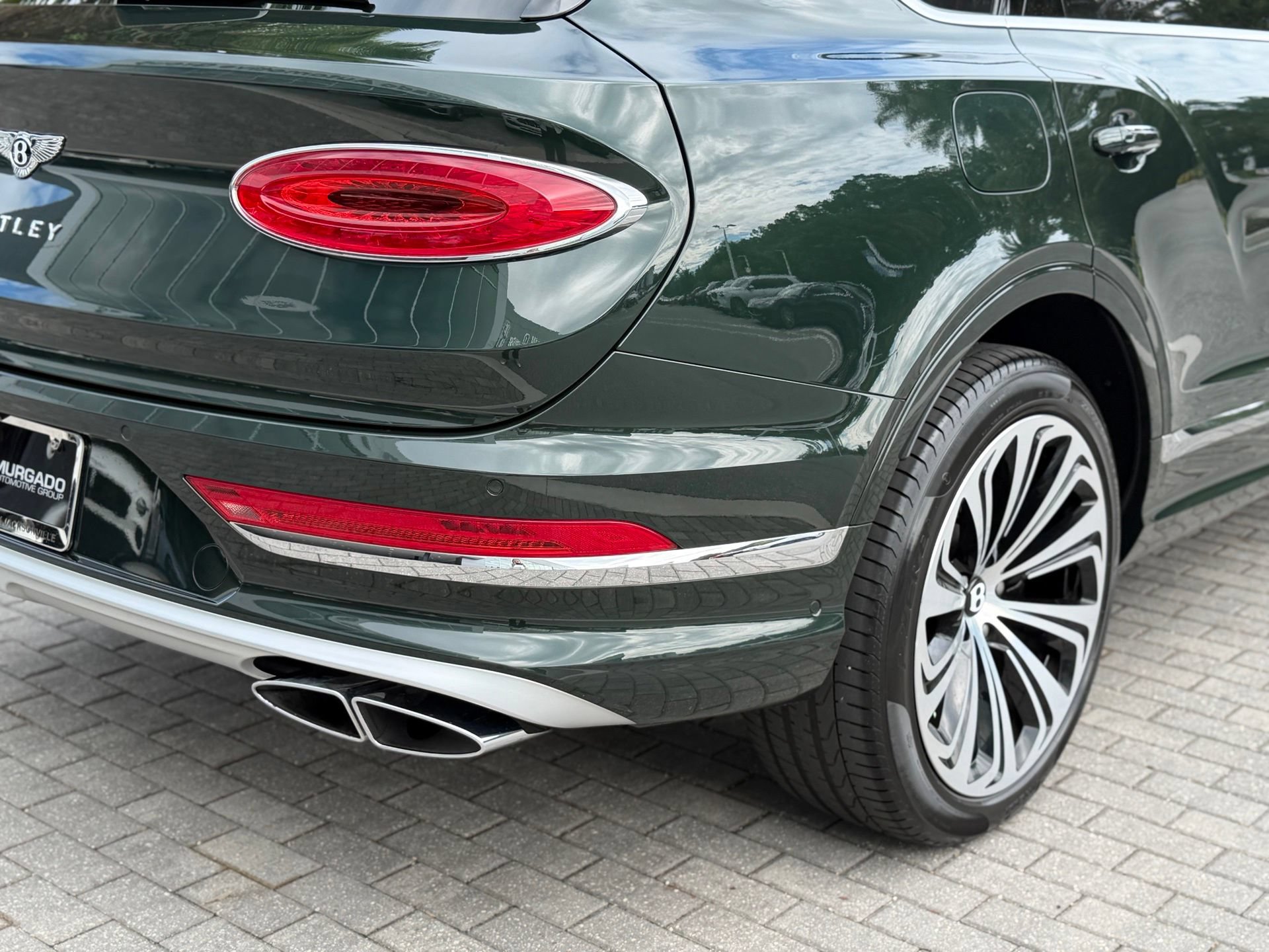 Certified 2024 Bentley Bentayga Extended Wheelbase AWD/4WD image 23