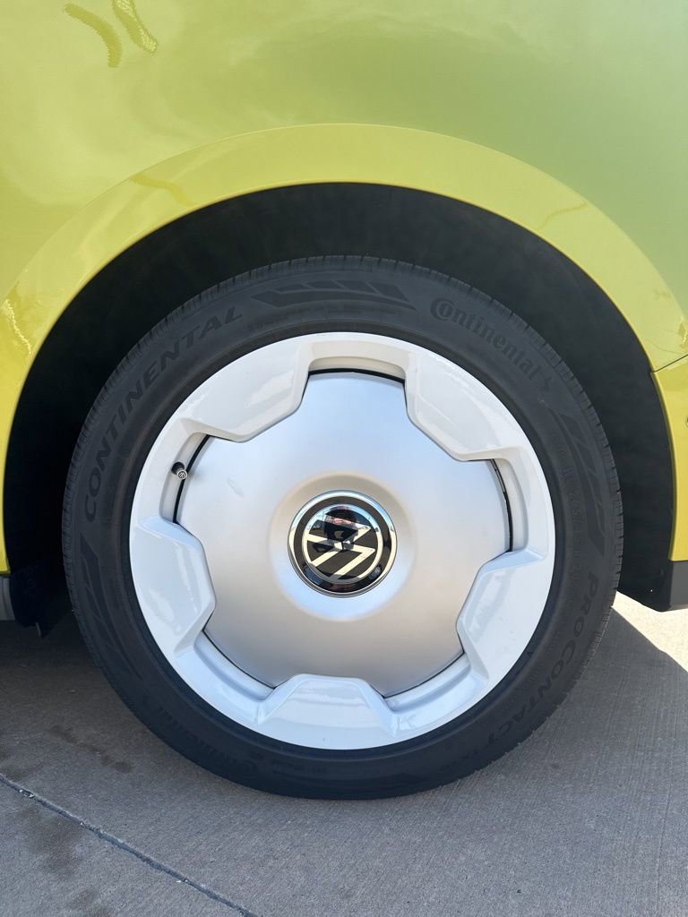 New 2025 Volkswagen ID. Buzz 1st Edition image 8