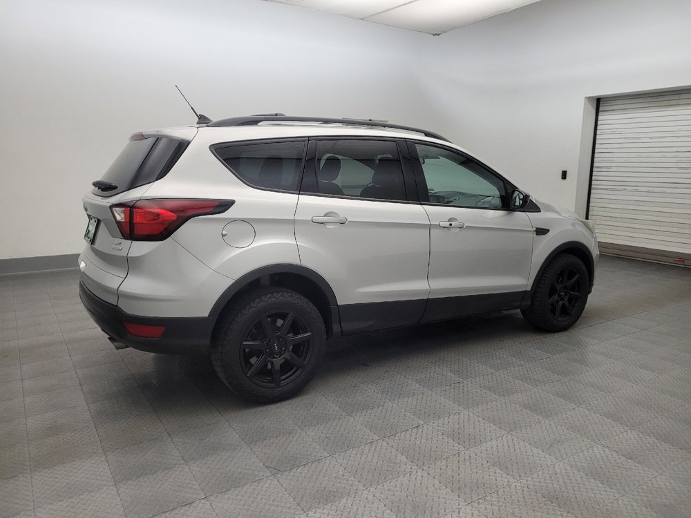 Used 2019 Ford Escape SE FWD image 10