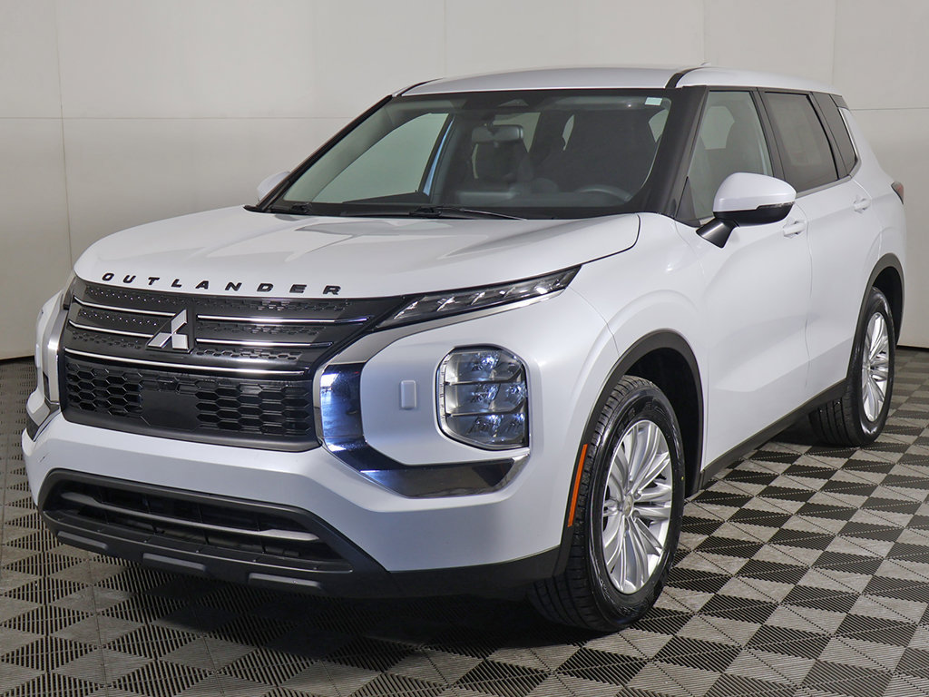 Used 2024 Mitsubishi Outlander ES AWD/4WD image 6