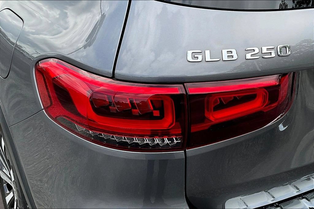 Used 2022 Mercedes-Benz GLB 250 4MATIC image 26