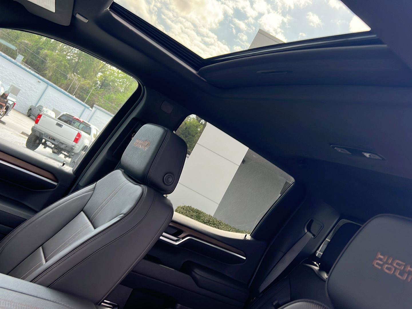 Used 2024 Chevrolet Silverado 1500 High Country w/ High Country Premium Package image 34