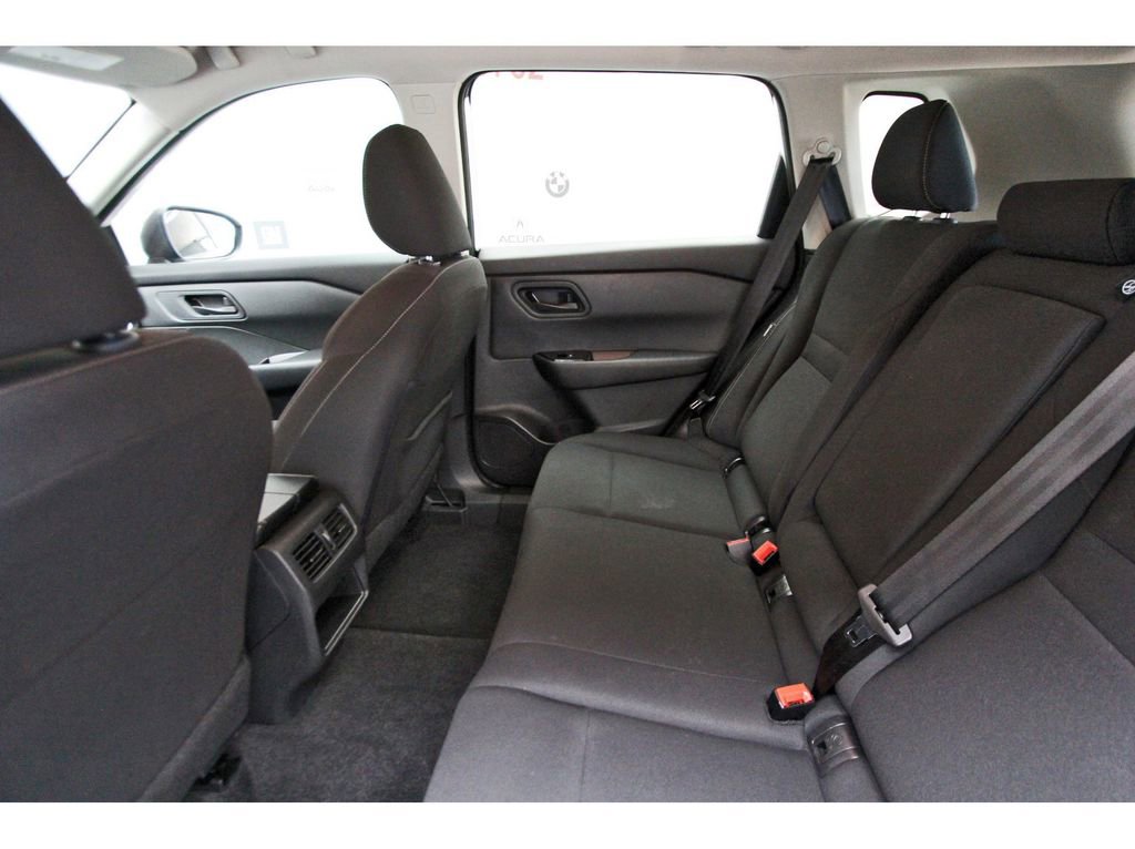 Certified 2024 Nissan Rogue S image 9