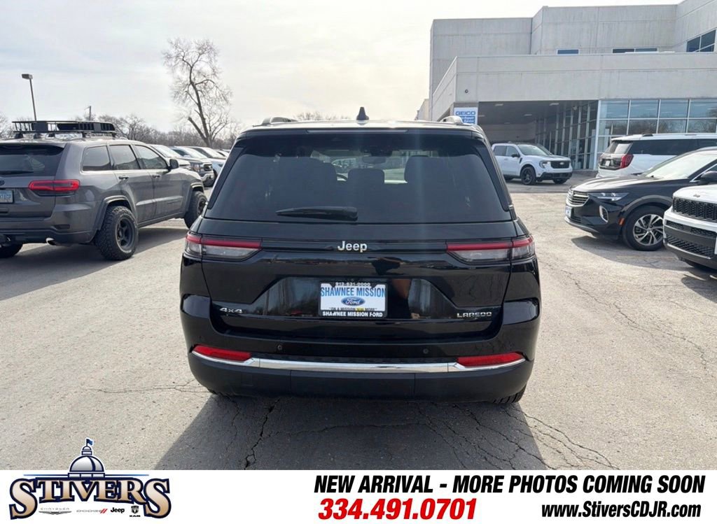 Used 2023 Jeep Grand Cherokee Laredo image 6