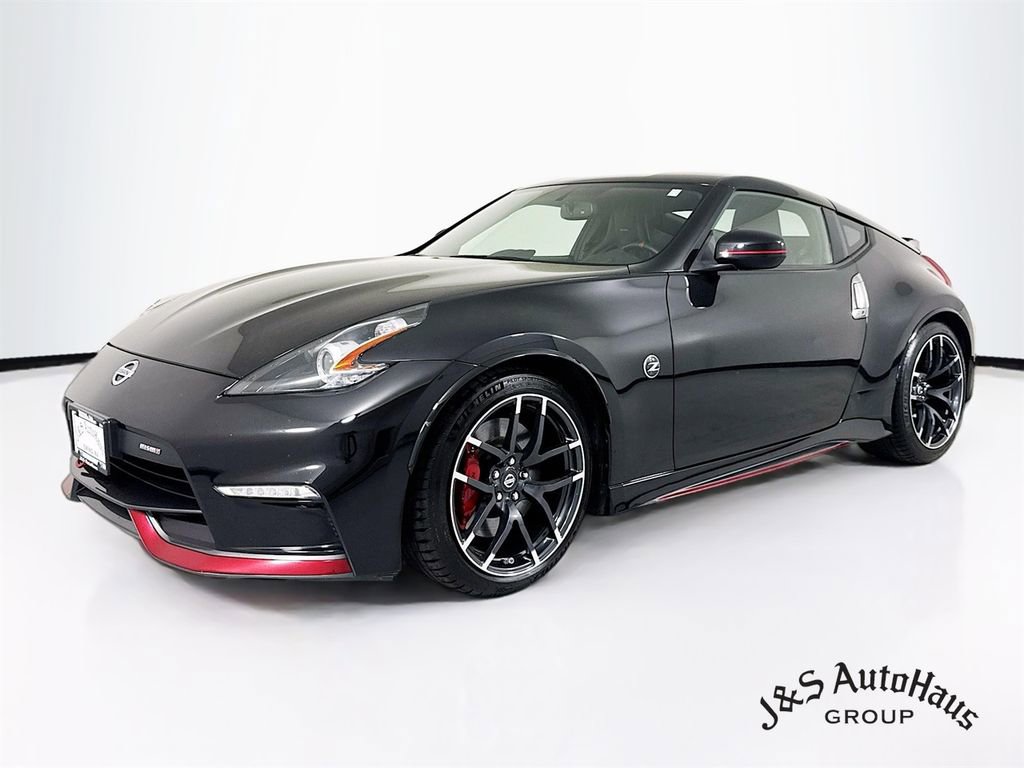 Used 2019 Nissan 370Z NISMO RWD image 3