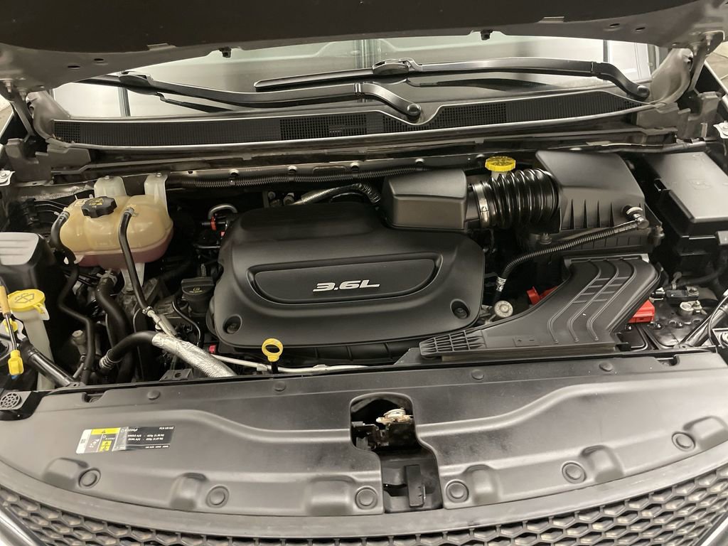 Used 2019 Chrysler Pacifica Touring Plus w/ S Appearance Package FWD image 22